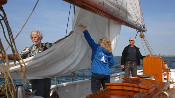 Setting the sails on Hajkutter "Nordwind"