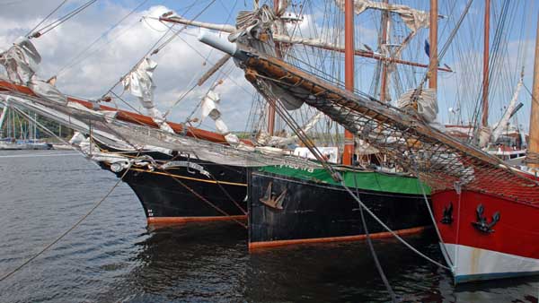 Segelschiffe im Stadthafen Rostock