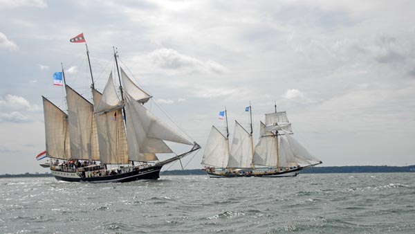 "Swaensborgh" and "Regina Maris" sailing the Schooner Race