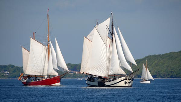 Zieleinlauf für wenige Segelschiffe